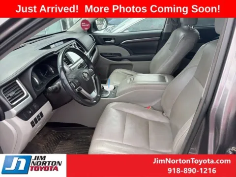 More photos of 2016 Toyota Highlander Hybrid Limited at Jim Norton Toyota, OK
