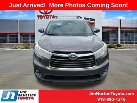 Photos of 2016 Toyota Highlander Hybrid Limited for sale in Tulsa, OK at Jim Norton Toyota