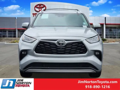 Photos of 2022 Toyota Highlander Platinum for sale in Tulsa, OK at Jim Norton Toyota