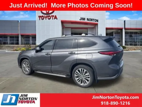More photos of 2022 Toyota Highlander Platinum at Jim Norton Toyota, OK