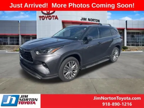 Photos of 2022 Toyota Highlander Platinum for sale in Tulsa, OK at Jim Norton Toyota
