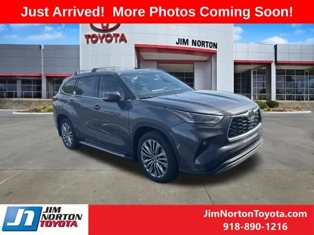 Gray 2022 Toyota Highlander Platinum for sale in Tulsa, OK