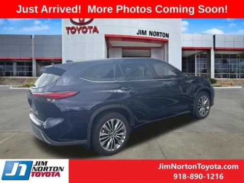 More photos of 2021 Toyota Highlander Platinum at Jim Norton Toyota, OK