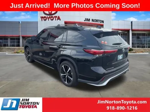 More photos of 2022 Toyota Highlander XSE at Jim Norton Toyota, OK