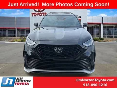 Photos of 2022 Toyota Highlander XSE for sale in Tulsa, OK at Jim Norton Toyota