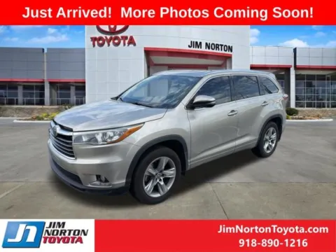 Another view of 2016 Toyota Highlander Limited Platinum V6 for sale in Tulsa, OK at Jim Norton Toyota