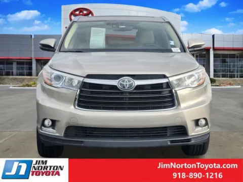 Photos of 2016 Toyota Highlander Limited Platinum V6 for sale in Tulsa, OK at Jim Norton Toyota