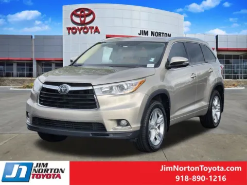 Another view of 2016 Toyota Highlander Limited Platinum V6 for sale in Tulsa, OK at Jim Norton Toyota