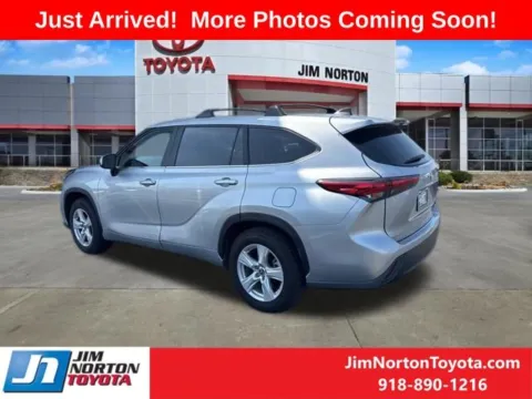 More photos of 2023 Toyota Highlander LE at Jim Norton Toyota, OK