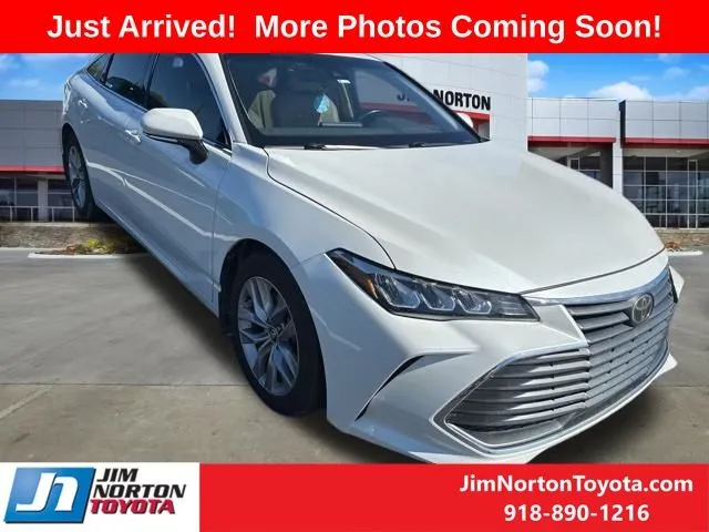 White 2020 Toyota Avalon XLE for sale in Tulsa, OK