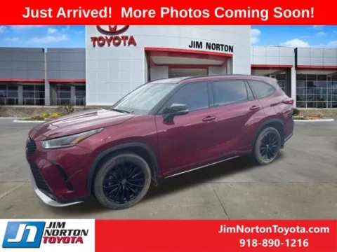 Photos of 2023 Toyota Highlander XSE for sale in Tulsa, OK at Jim Norton Toyota