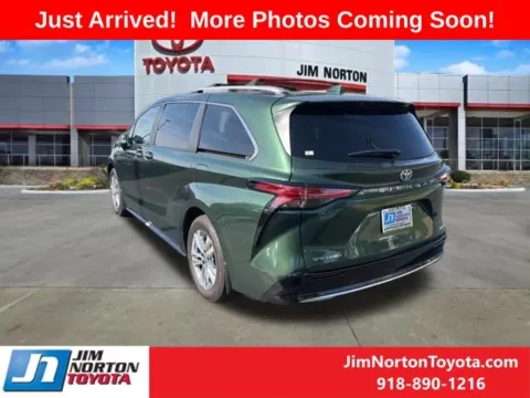 More photos of 2025 Toyota Sienna Limited at Jim Norton Toyota, OK