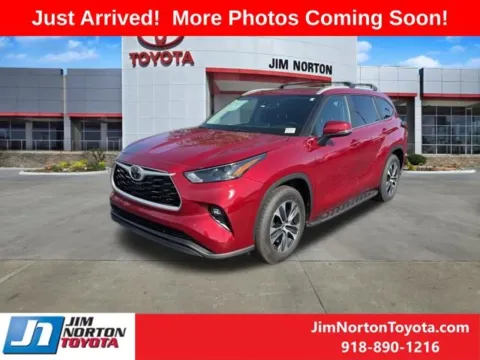 Red 2025 Toyota Highlander XLE for sale in Tulsa, OK
