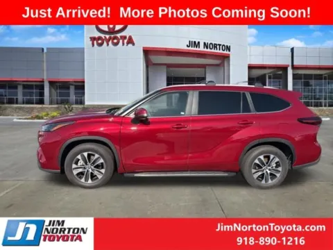 Photos of 2025 Toyota Highlander XLE for sale in Tulsa, OK at Jim Norton Toyota
