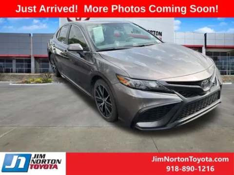 Gray 2023 Toyota Camry SE for sale in Tulsa, OK