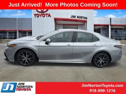 More photos of 2024 Toyota Camry Hybrid SE at Jim Norton Toyota, OK