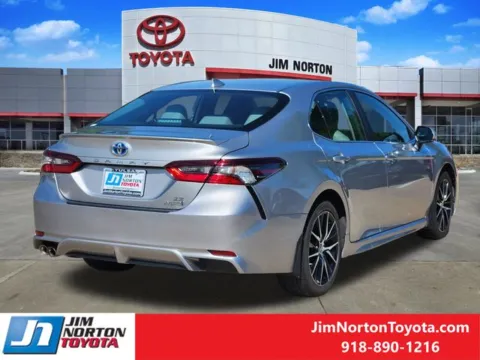 More photos of 2024 Toyota Camry Hybrid SE at Jim Norton Toyota, OK