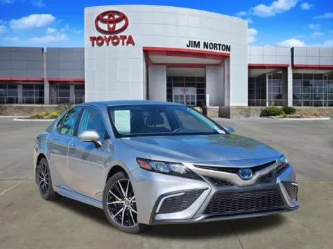 Silver 2024 Toyota Camry Hybrid SE for sale in Tulsa, OK