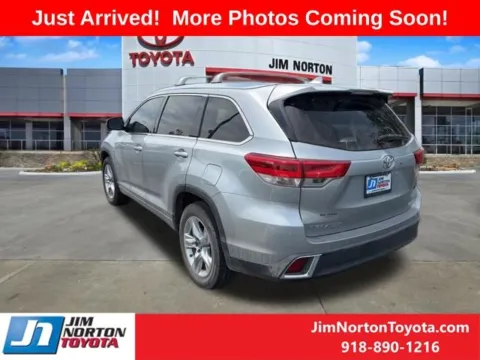 More photos of 2019 Toyota Highlander Limited at Jim Norton Toyota, OK