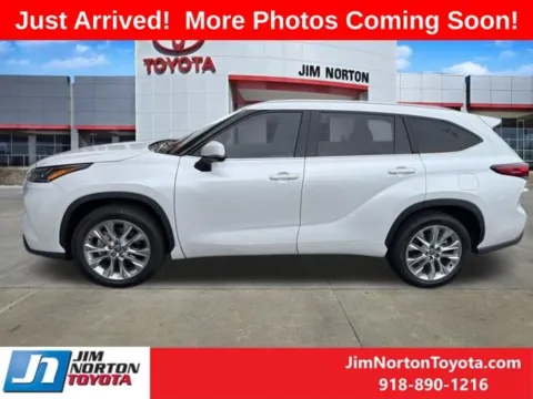 More photos of 2022 Toyota Highlander Limited at Jim Norton Toyota, OK