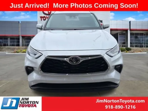 Photos of 2022 Toyota Highlander Limited for sale in Tulsa, OK at Jim Norton Toyota