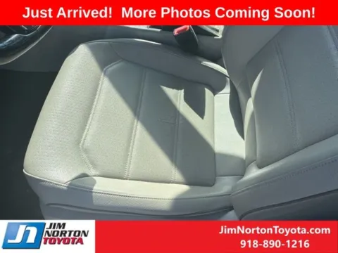 More photos of 2017 Volkswagen Passat 1.8T SE at Jim Norton Toyota, OK