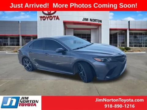Gray 2019 Toyota Camry SE for sale in Tulsa, OK