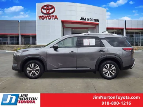More photos of 2023 Nissan Pathfinder SL at Jim Norton Toyota, OK