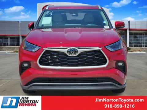 Photos of 2023 Toyota Highlander XLE for sale in Tulsa, OK at Jim Norton Toyota