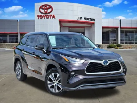 Black 2021 Toyota Highlander Hybrid XLE for sale in Tulsa, OK