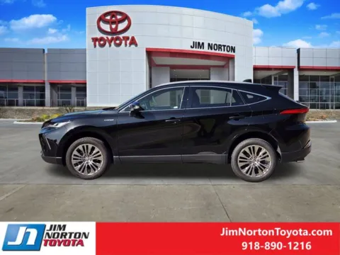 More photos of 2021 Toyota Venza XLE at Jim Norton Toyota, OK