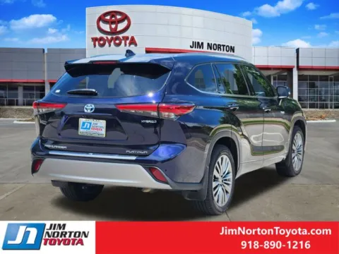 More photos of 2021 Toyota Highlander Hybrid Platinum at Jim Norton Toyota, OK