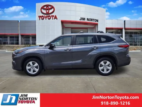 More photos of 2023 Toyota Highlander LE at Jim Norton Toyota, OK