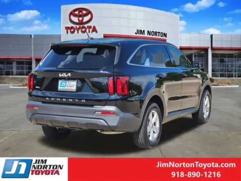 More photos of 2022 Kia Sorento LX at Jim Norton Toyota, OK
