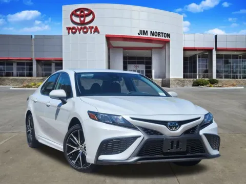 Silver 2024 Toyota Camry SE for sale in Tulsa, OK