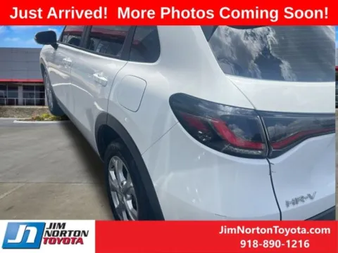 More photos of 2023 Honda HR-V LX at Jim Norton Toyota, OK