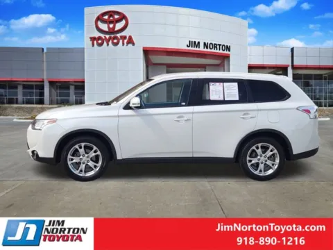 More photos of 2015 Mitsubishi Outlander SE at Jim Norton Toyota, OK