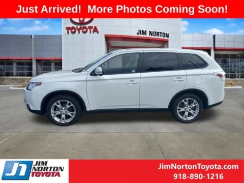 More photos of 2015 Mitsubishi Outlander SE at Jim Norton Toyota, OK