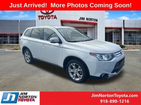 White 2015 Mitsubishi Outlander SE for sale in Tulsa, OK