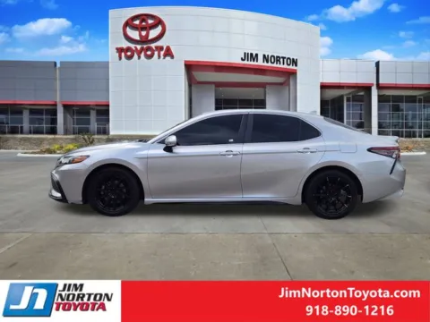 More photos of 2022 Toyota Camry SE at Jim Norton Toyota, OK