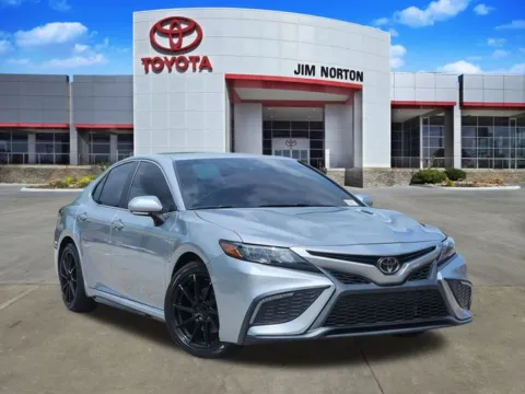 Silver 2022 Toyota Camry SE for sale in Tulsa, OK