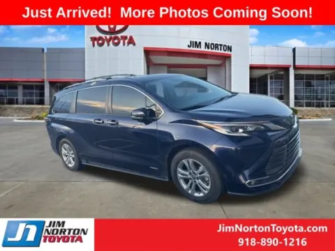 Blue 2021 Toyota Sienna Platinum for sale in Tulsa, OK