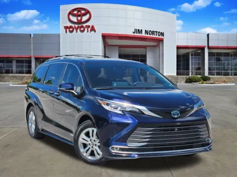 Blue 2021 Toyota Sienna Platinum for sale in Tulsa, OK