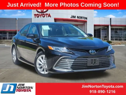 Black 2023 Toyota Camry LE for sale in Tulsa, OK