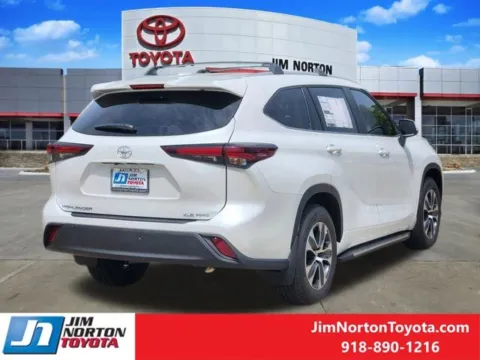 Another view of 2025 Toyota Highlander XLE for sale in Tulsa, OK at Jim Norton Toyota