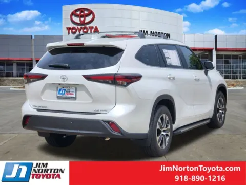 Another view of 2025 Toyota Highlander XLE for sale in Tulsa, OK at Jim Norton Toyota