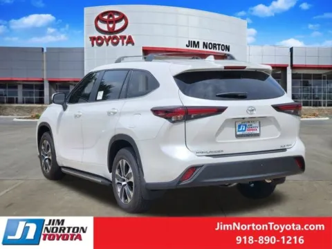 More photos of 2025 Toyota Highlander XLE at Jim Norton Toyota, OK