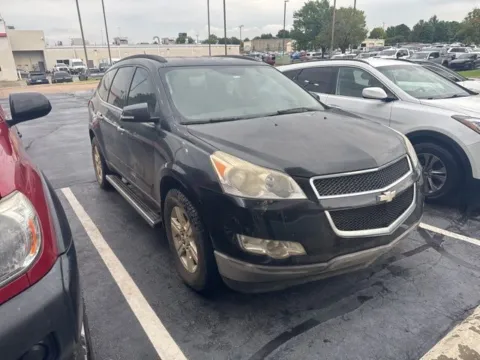 Black 2012 Chevrolet Traverse LT for sale in Tulsa, OK