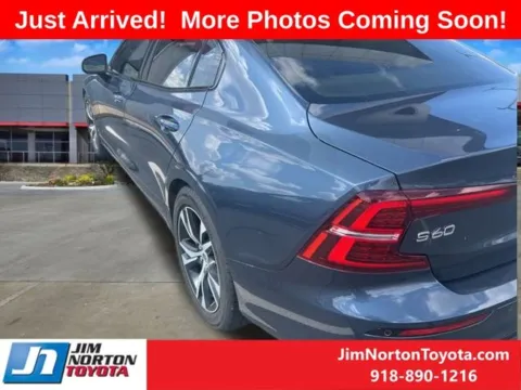 More photos of 2021 Volvo S60 T5 Momentum at Jim Norton Toyota, OK