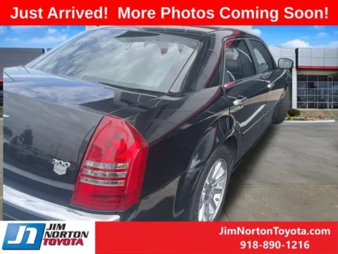 More photos of 2006 Chrysler 300C at Jim Norton Toyota, OK